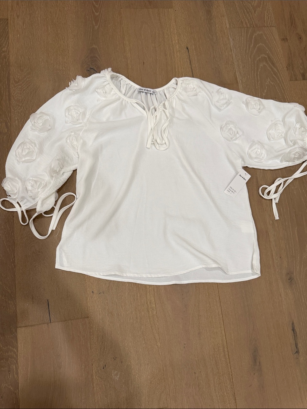 Women's White Floral Applique Peasant Blouse